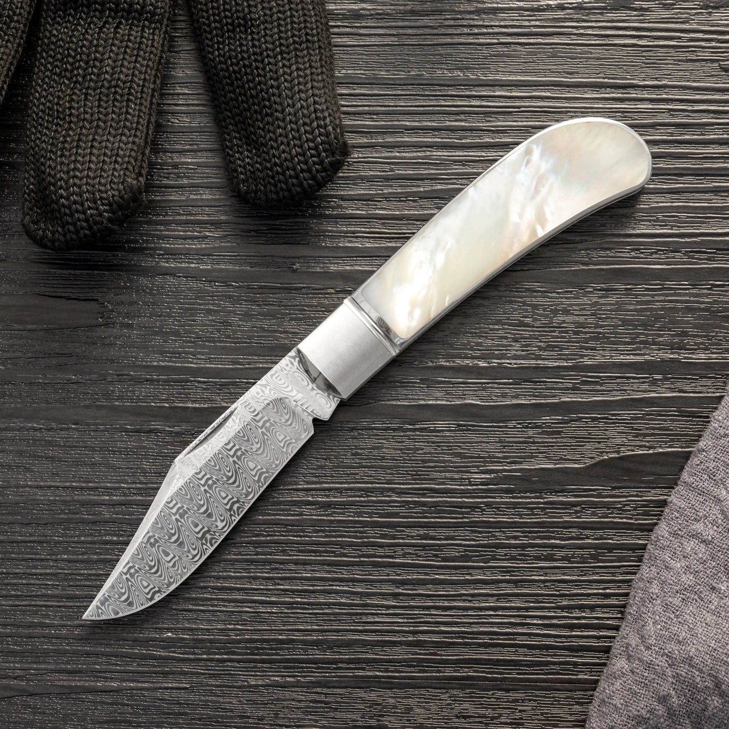 Kniclad outdoor knife The shell handle 60±2 HRC Luxury box