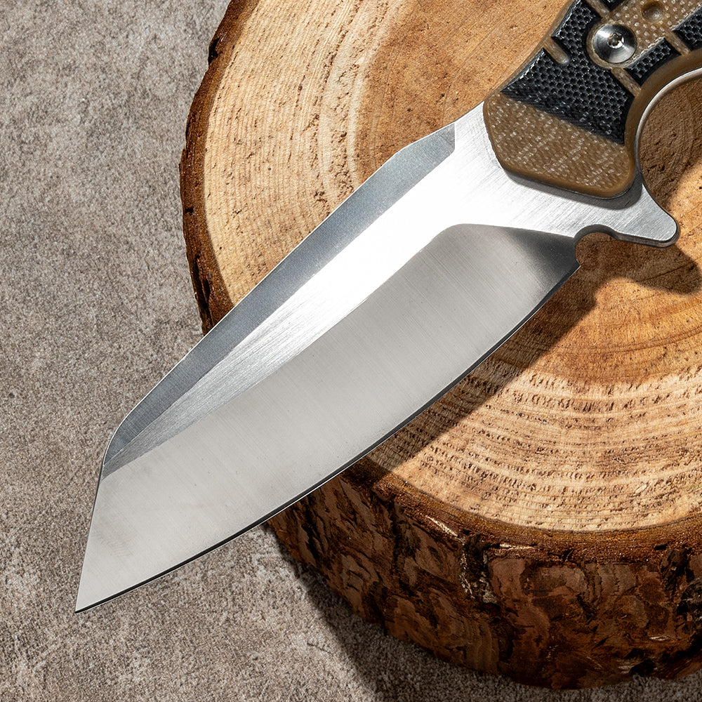 kniclad knife outdoor display